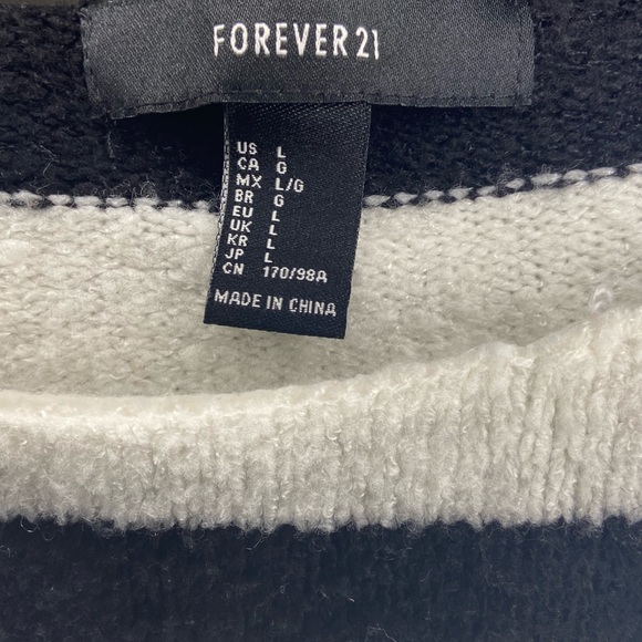 Forever 21 cropped sweater - Picture 3 of 3